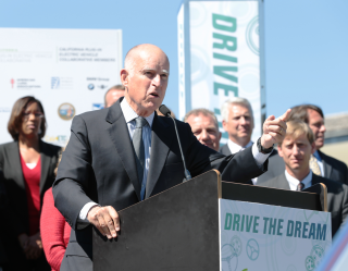 Photo Release: Governor Brown, Business Leaders Highlight California’s Commitment to Electric Vehicles