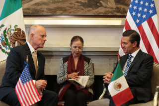 El Gobernador Brown Se Reúne con el Presidente de México Enrique Peña Nieto y el Secretario de Relaciones Exteriores José Antonio Meade Kuribreña