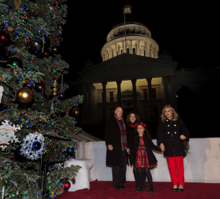 Photo Release: Governor Brown Hosts 86th Annual Capitol Christmas Tree Lighting Ceremony